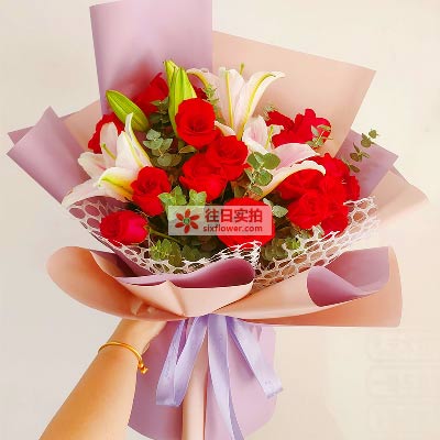 阜阳18朵红玫瑰百合，真情相守一生